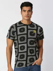 Pepe Jeans Men Bandana printed Pure Cotton T-shirt