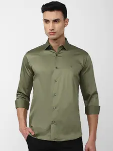 V Dot Spread Collar Slim Fit Casual Shirt