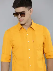 Levis Self Design Slim Fit Pure Cotton Casual Shirt