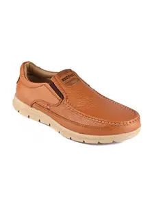 Red Chief Men Textured Leather Round Toe Boat Shoes