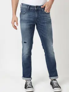 Wrangler Men Skanders Slim Fit Low-Rise Mildly Distressed Heavy Fade Cotton Jeans