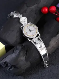 Adwitiya Collection Women Embellished Dial & Bracelet Style Straps Analogue Watch-ACBW1034