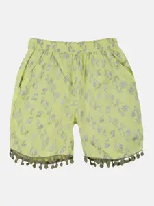 KiddoPanti Girls Conversational Printed Mid Rise Pom- Pom Lace Shorts