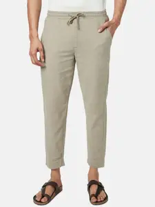 7 Alt by Pantaloons Men Solid Mid Rise Cotton Trousers