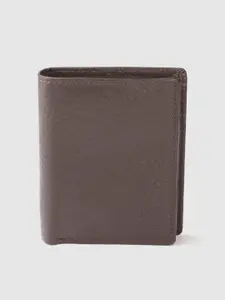 Woodland Men Abstract Textured Leather Two Fold Wallet