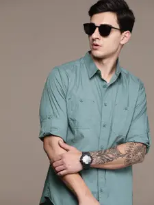 The Roadster Lifestyle Co. Solid Spread Collar Pure Cotton Casual Shirt