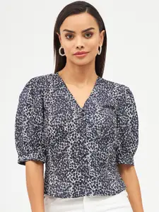 Harpa Puff Sleeves V-Line Abstract Print Top