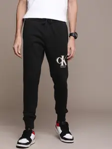 Calvin Klein Jeans Men Mid-Rise Joggers With Typography Printed Detail
