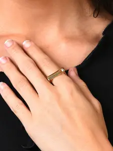 SOHI Contemporary Gold-Plated Finger Ring