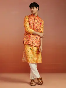 VASTRAMAY Men Mustard Yellow Floral Printed Kurta with Pyjamas