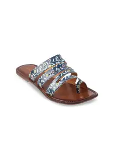 Mochi Women Printed One Toe Flats