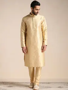 Manyavar Men Printed Kurta with Pyjamas