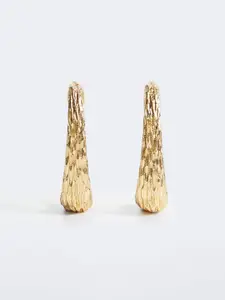 MANGO Textured Contemporary Drop Earrings