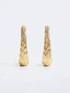 MANGO Textured Contemporary Drop Earrings