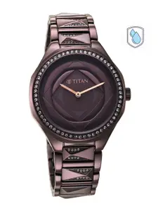 Titan Women Dial & Stainless Steel Bracelet Style Strap Analogue Watch 95206QM01