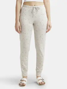 Jockey Cotton Relaxed Fit Cuffed Hem Styled Printed Lounge Pant With Side Pockets