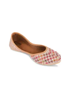 DESI COLOUR Women Embellished Ethnic Mojaris Flats