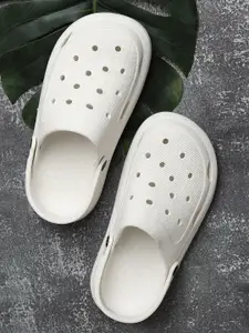 Carlton London Men Rubber Clogs