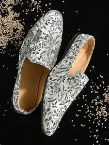 House of Pataudi Men Printed Lightweight Leather Mules
