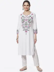 Rangriti Women Floral Printed Notched Neck Kurta