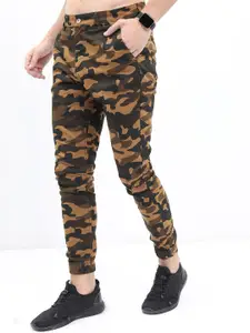 HIGHLANDER Men Camouflage Printed Joggers Trousers