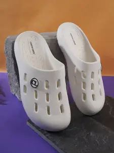 Carlton London Men Rubber Clogs