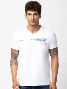 SPYKAR Men Typography V-Neck Cotton T-shirt