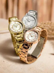 GUESS Women White Embellished Dial & Rose Gold Toned Stainless Steel Bracelet Style Straps Analogue Watch