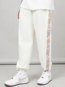Styli Men Cream Side Printed Motif Relaxed Fit Cotton Joggers