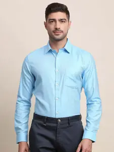 INVICTUS Slim Fit Spread Collar Pure Cotton Formal Shirt