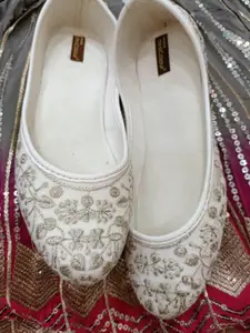 DESI COLOUR Women Embroidered Ethnic Ballerinas Flats