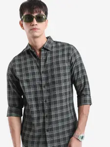 HIGHLANDER Tartan Checked Slim Fit Casual Shirt