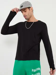 Styli Men Solid Round Neck Knitted Thumbhook Fit T-Shirt