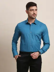 INVICTUS Original Slim Fit Spread Collar Pure Cotton Formal Shirt