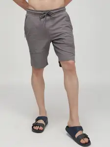 SPORTO Men Mid-Rise Cotton Shorts With Zipper Pockets