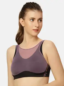 Triumph Triaction Colourblocked Full Coverage Lightly Padded Dry Fit Sports Bra