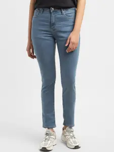 Levis Women Skinny Fit High-Rise Light Fade Jeans