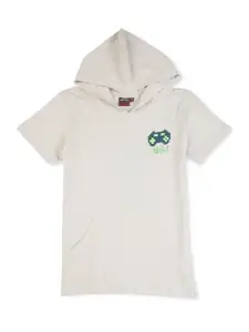 Gini and Jony Infant Boys Typography Printed Hooded Pure Cotton T-shirt