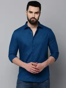 SHOWOFF Comfort Fit Spread Collar Cotton Casual Shirt