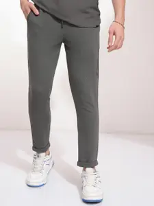 HIGHLANDER Men Popcorn Structured Slim Fit Trousers