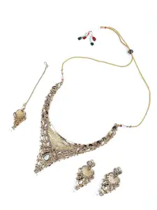 ODETTE kundan Studded Necklace & Earring Set