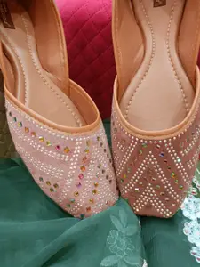 DESI COLOUR Embellished Ethnic Mojaris