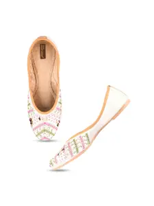 DESI COLOUR Embellished Ethnic Mojaris