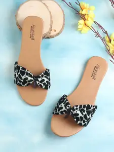 Shoestail Women Printed Open Toe Flats With Bows