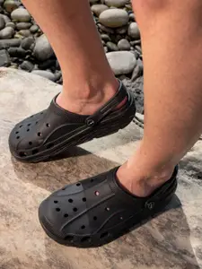 Campus Men Self Design Clogs