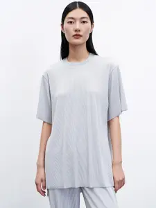 Urban Revivo Slit Hem Textured Grey T-shirt