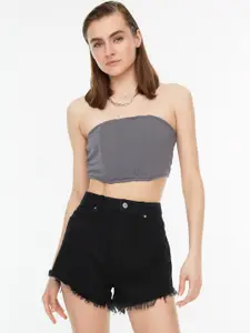 Trendyol Women Mid Rise Pure Cotton Frayed Denim Shorts