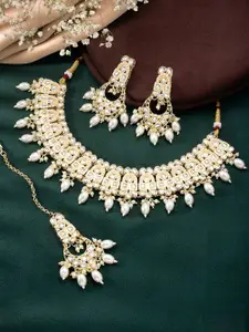 Peora Gold-Plated Kundan Choker Necklace Jewellery Set