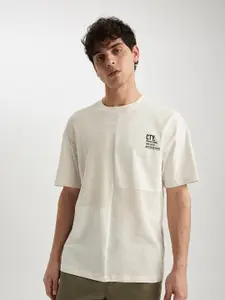 DeFacto Round Neck Drop Shoulder Sleeves Pure Cotton T-shirt
