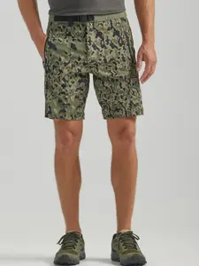 Wrangler Men Abstract Printed Mid-Rise Cotton Regular Shorts
